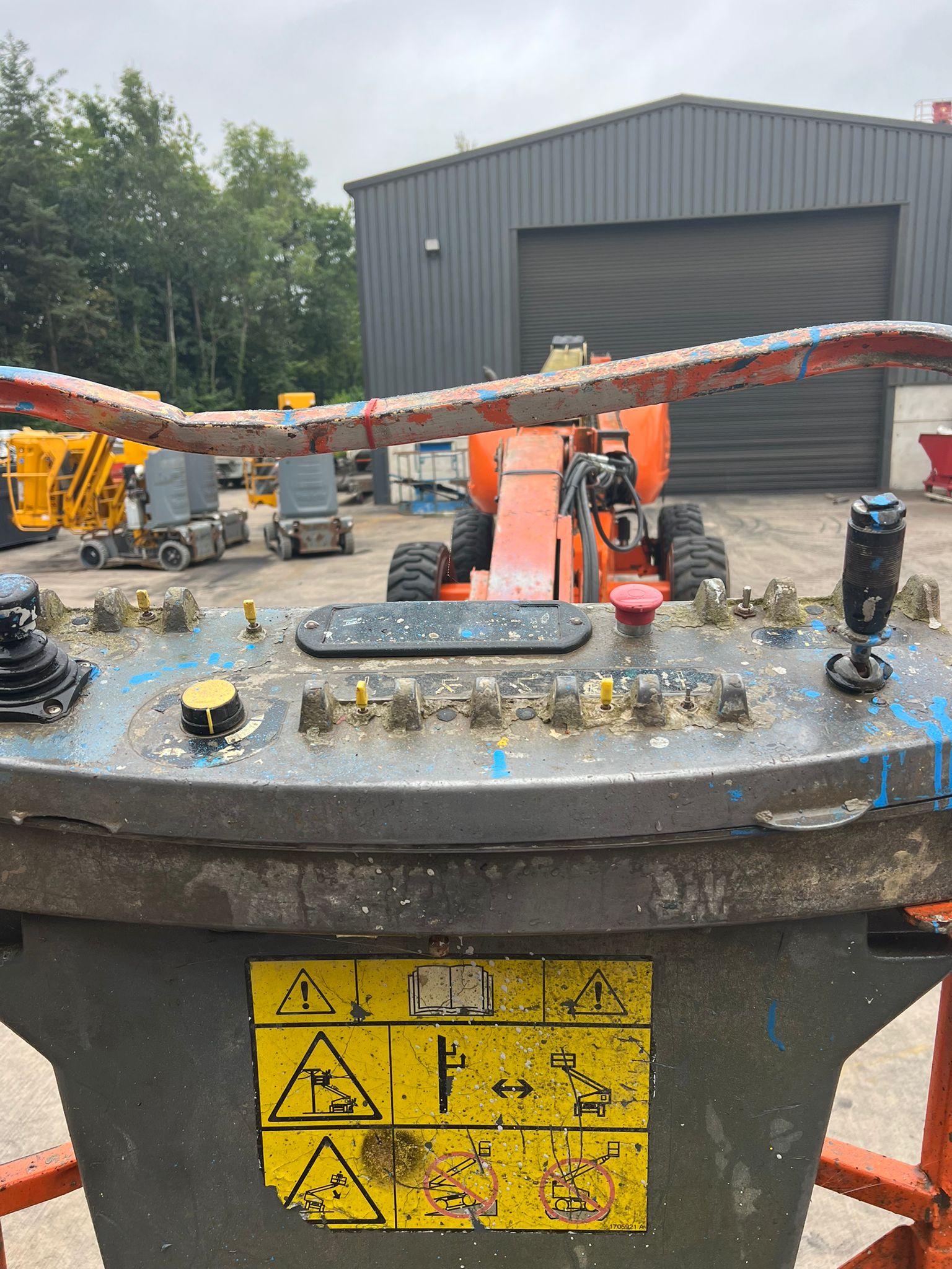 Sold - Articulated Boom Lift - View 3